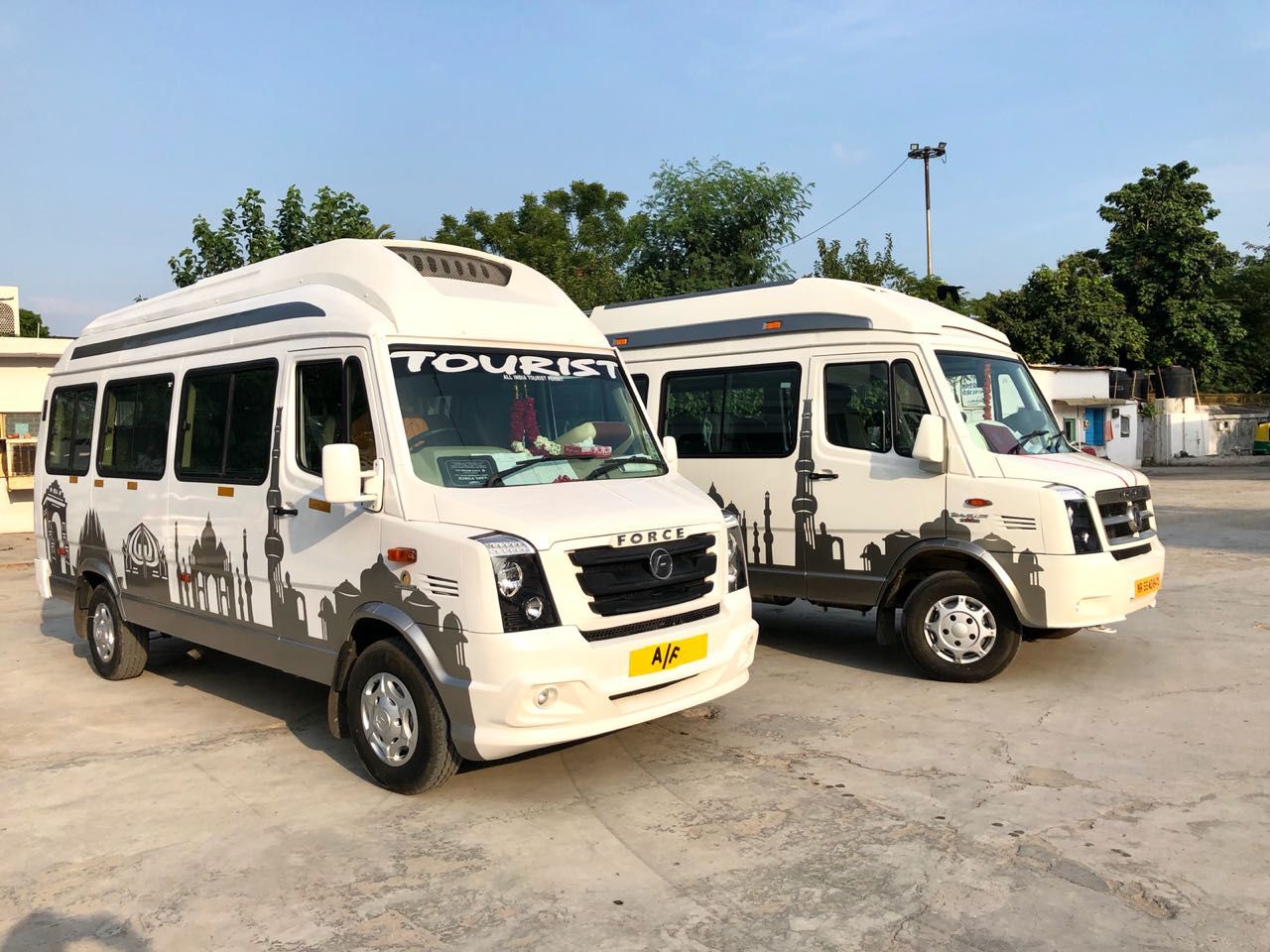 MAHARAJA TEMPO TRAVELLER